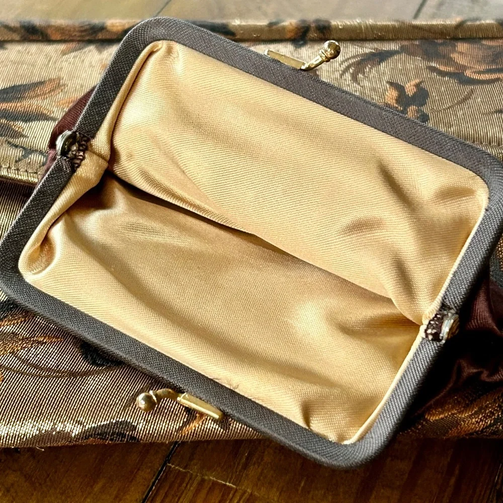 Vintage Mid-Century-Modern Gold Lame Clutch Purse - Picture 9 of 16